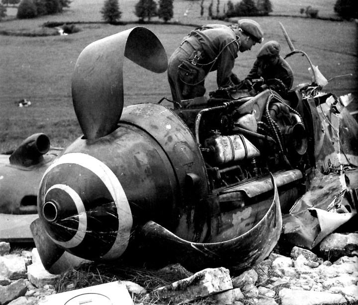 'Fighter Pilot' page 224; 'Sometimes you lose' - a crashed Bf109E, England, 1940. 