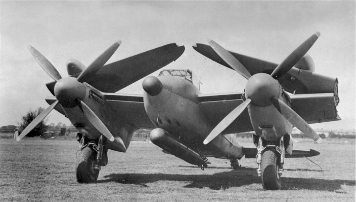 The prototype TR.33 Sea Mosquito 'LR387', showing the folding wings, four-bladed props, torpedo and tanks load out, and an early 'thimble' style radome. (Courtesy of the Dan Shumaker Collection, www.shu-aero.com)