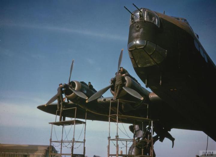 Shorts Stirling (IWM COL 202)