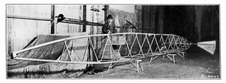 An example of Santos-Dumont's typical airship frame and pilot basket, in this case from the ill-starred No.5. (Scientific American, August 10, 1901) 