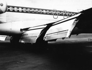An unidentified 727 shows off the full stretch of its flap system, which more than doubled the wing's theoretical lift. (SDASM 00062159)