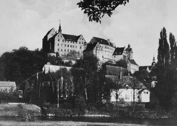 Schloss Colditz in 1945, the day after its liberation. Taken by an unnamed US soldier. (Wikipedia)