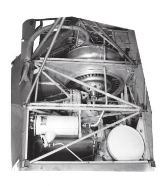Top view of the R-4 engine installation, with cooling fan in the centre and the troublesome transmission just below (aft) and left of it. (© 2016 Igor I. Sikorsky Historical Archives, Inc.)